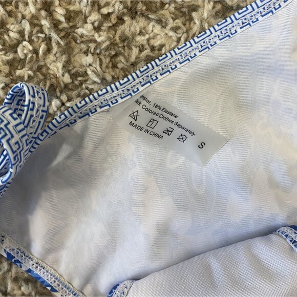 ⭐ 3/$15 Shein Blue White Floral Print Cheeky Side Tie Bikini Bottom S - Picture 3 of 5